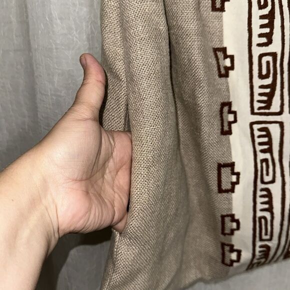 Maya Bags Linen Ivory Brown Hand Embroidered Round Bamboo Handle Bag - Picture 4 of 7